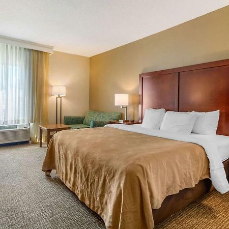 Quality Inn & Suites Olde Town Портсмут Экстерьер фото