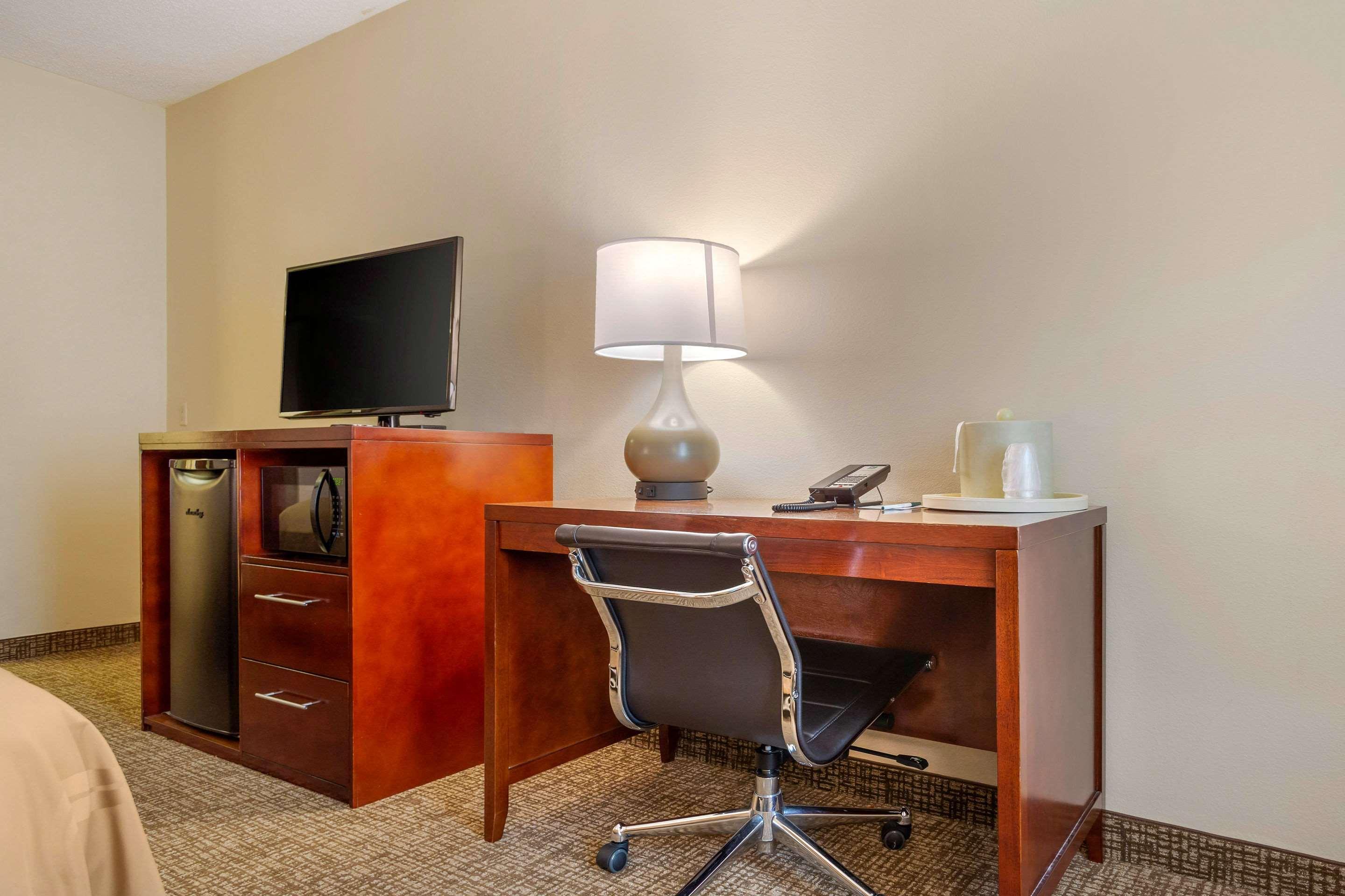 Quality Inn & Suites Olde Town Портсмут Экстерьер фото