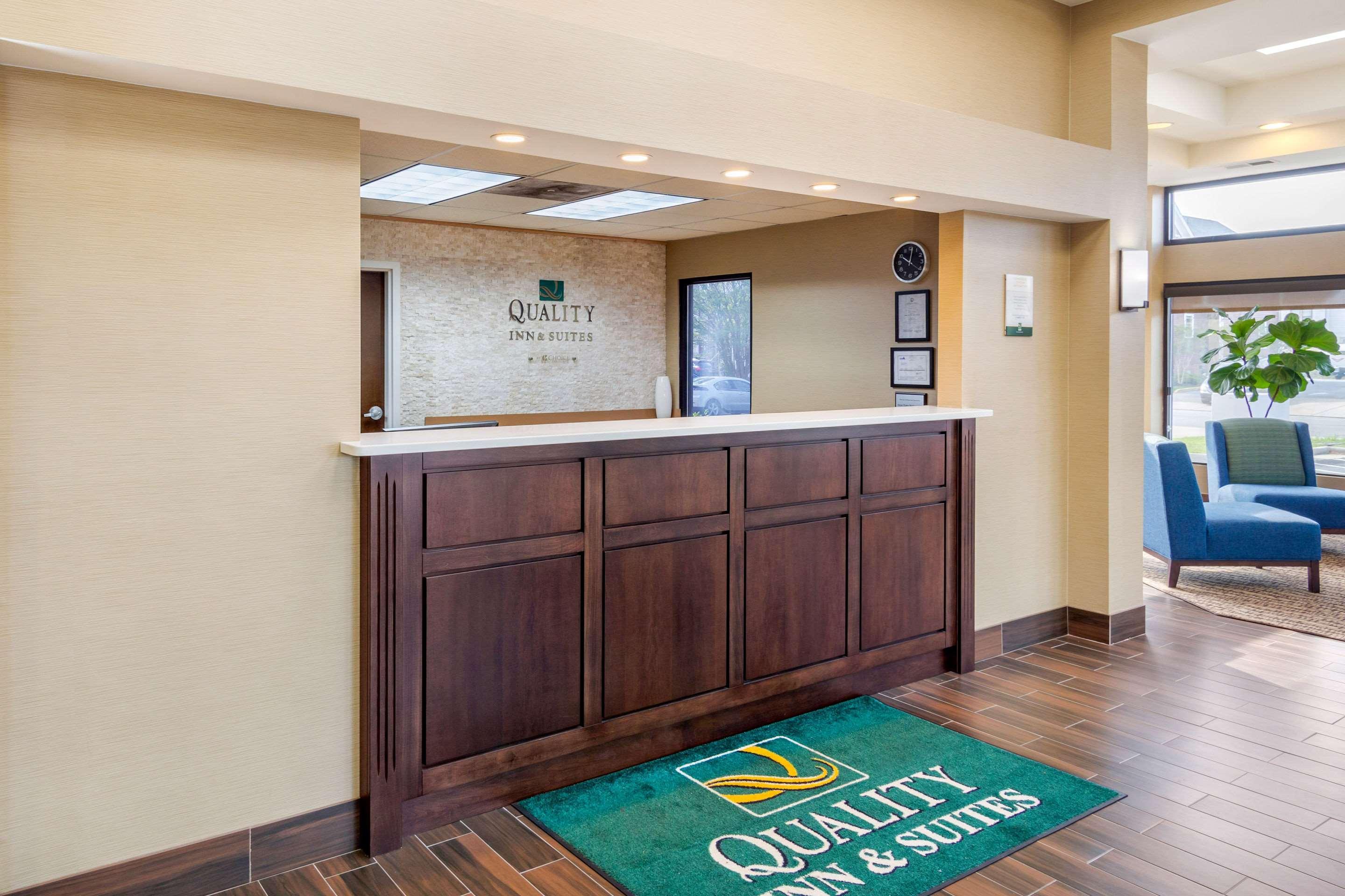Quality Inn & Suites Olde Town Портсмут Экстерьер фото