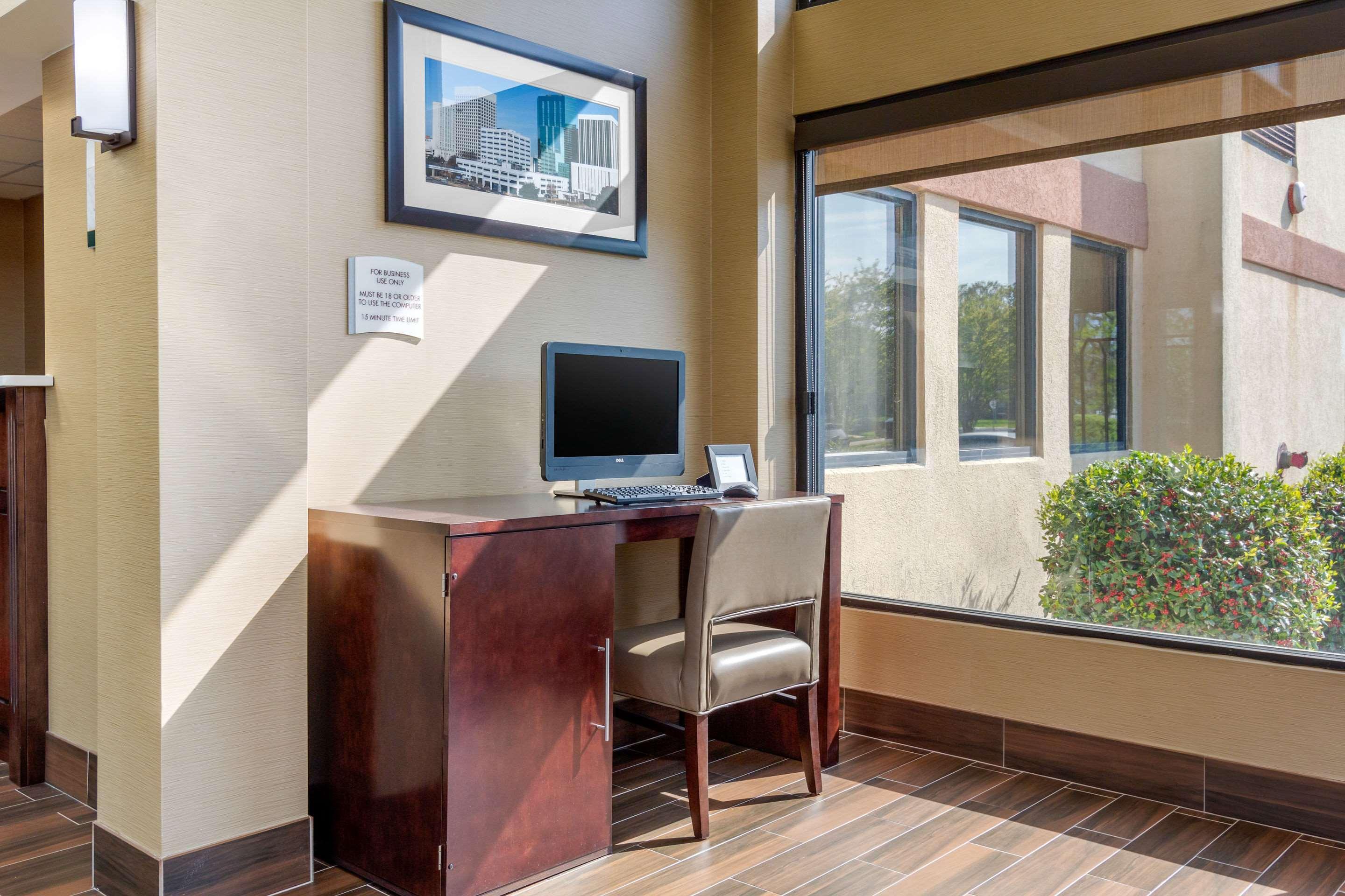 Quality Inn & Suites Olde Town Портсмут Экстерьер фото