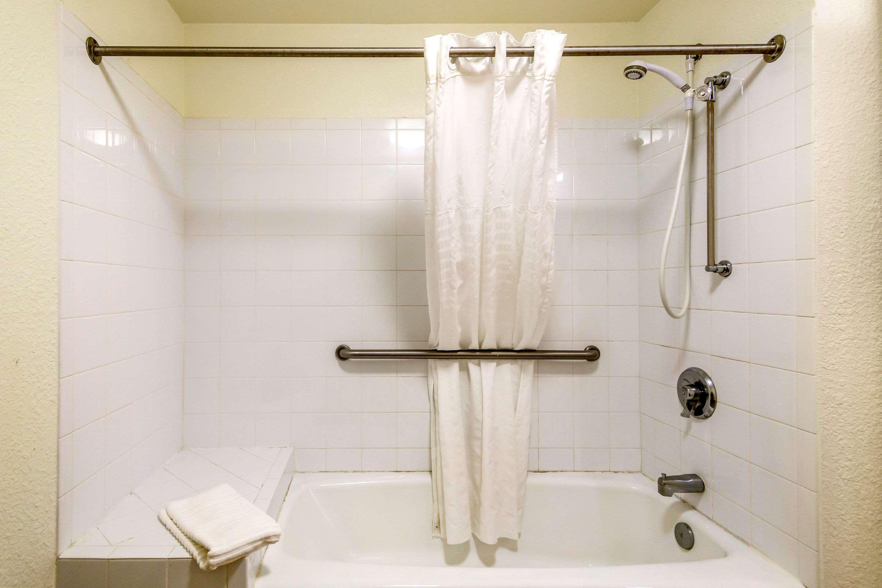 Quality Inn & Suites Olde Town Портсмут Экстерьер фото