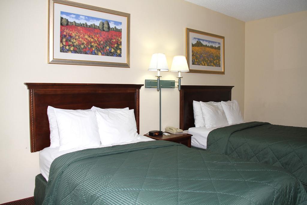 Quality Inn & Suites Olde Town Портсмут Экстерьер фото