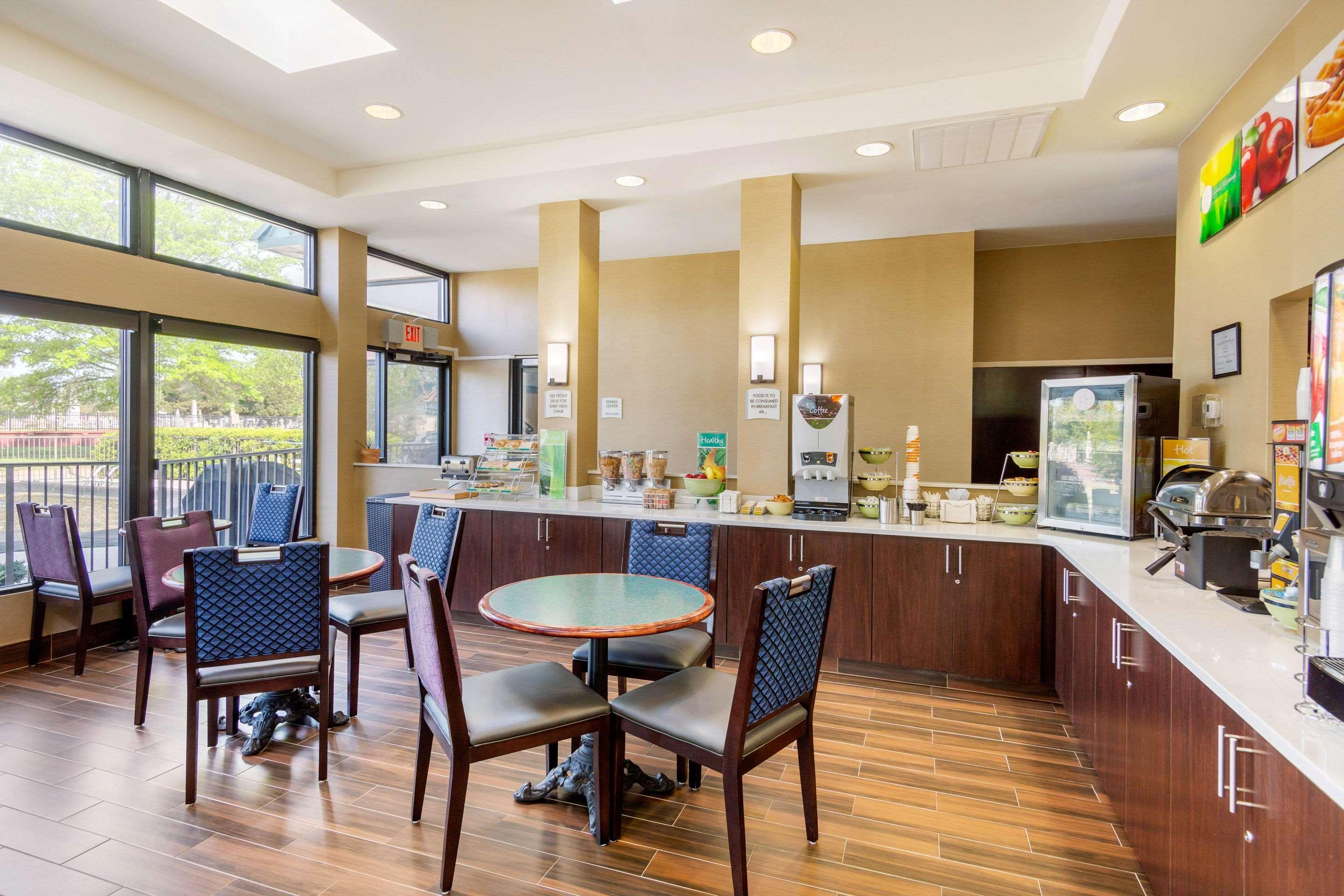 Quality Inn & Suites Olde Town Портсмут Экстерьер фото