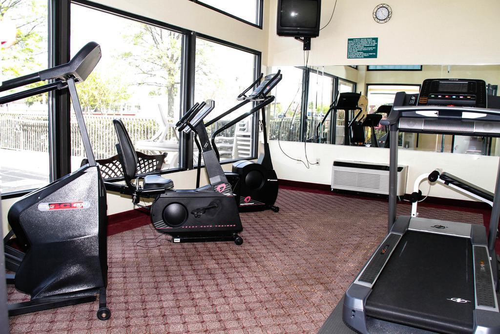 Quality Inn & Suites Olde Town Портсмут Экстерьер фото