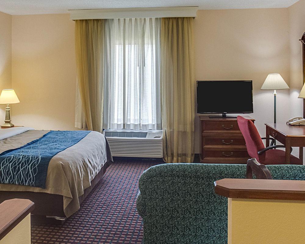 Quality Inn & Suites Olde Town Портсмут Экстерьер фото