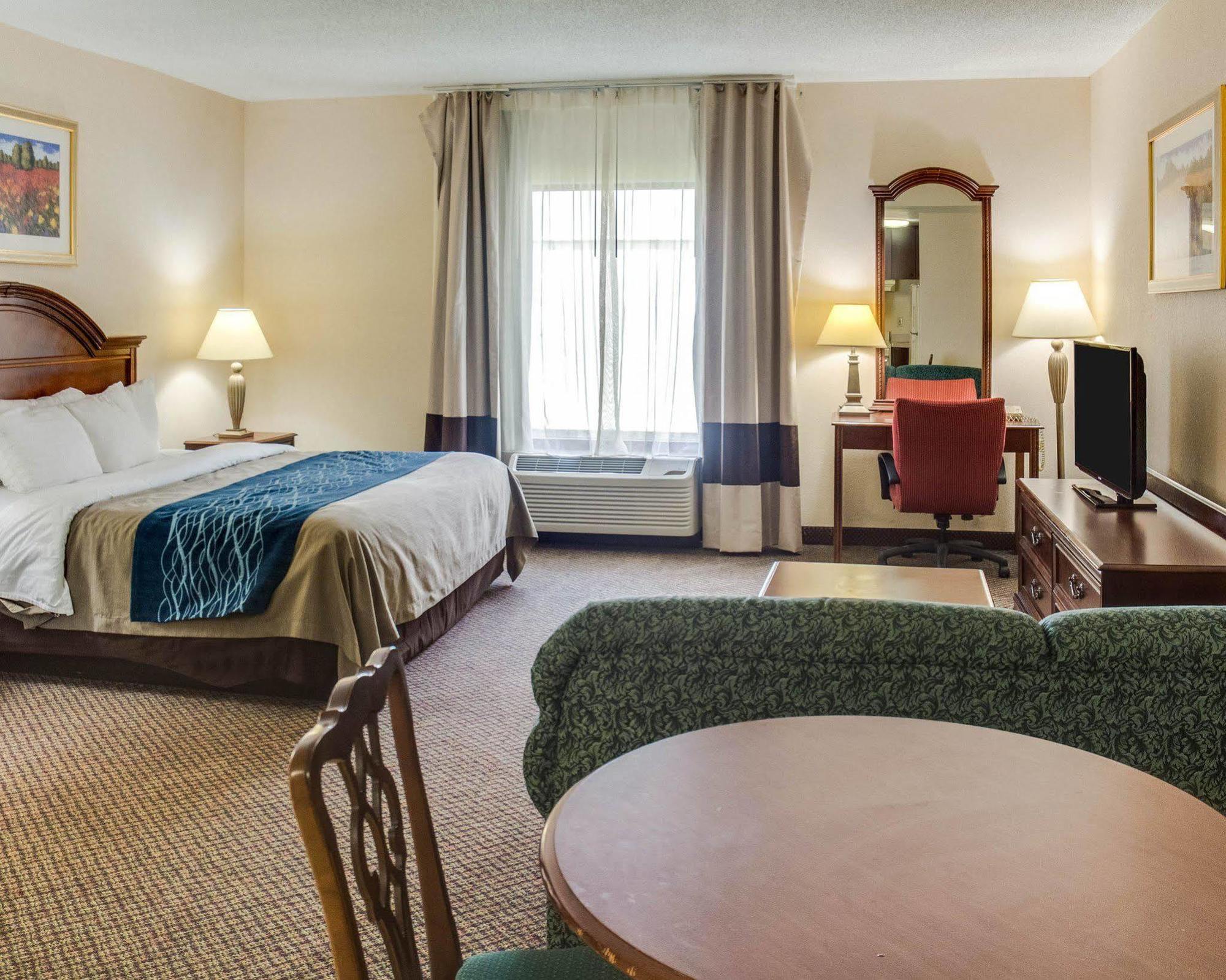 Quality Inn & Suites Olde Town Портсмут Экстерьер фото