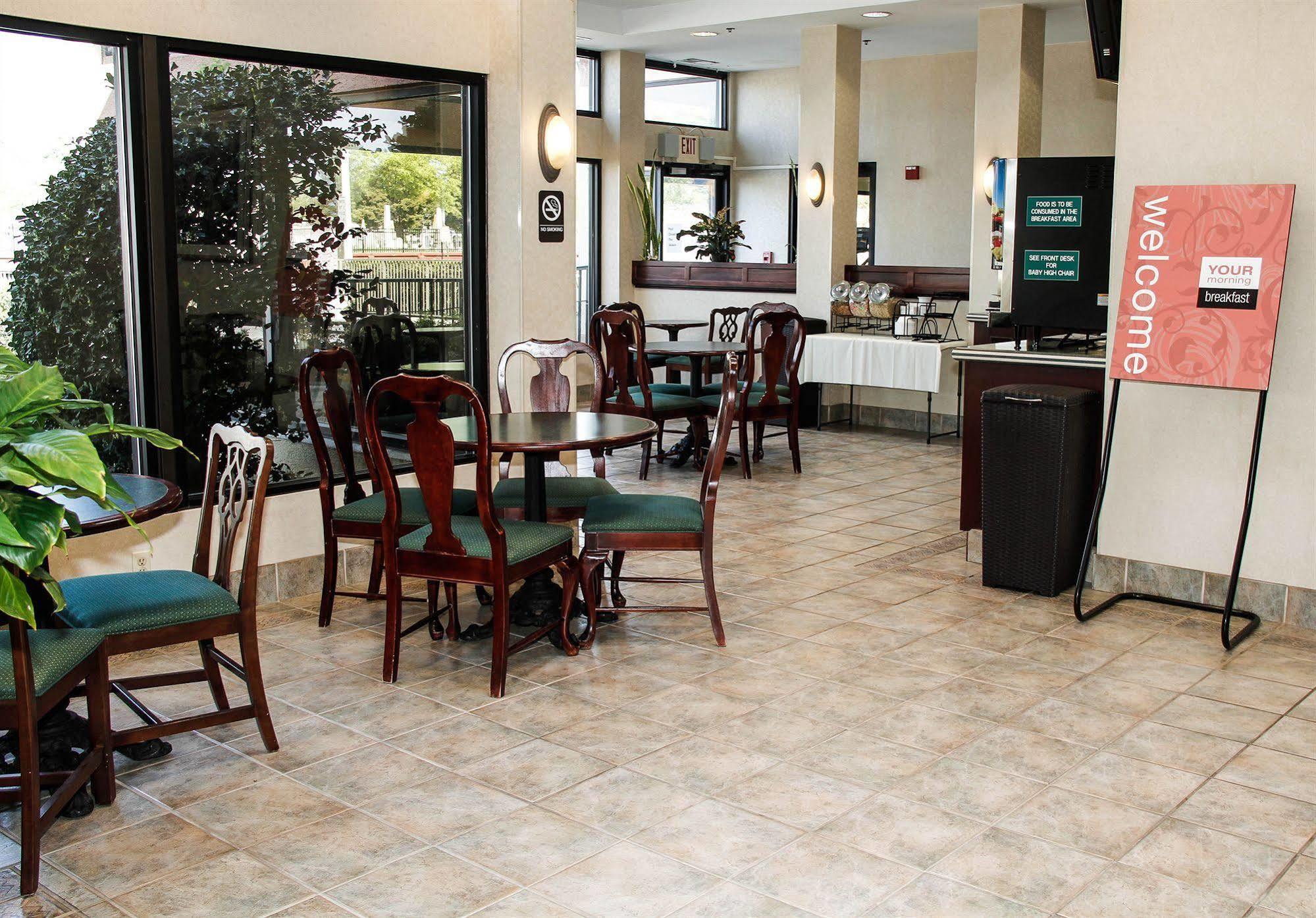 Quality Inn & Suites Olde Town Портсмут Экстерьер фото